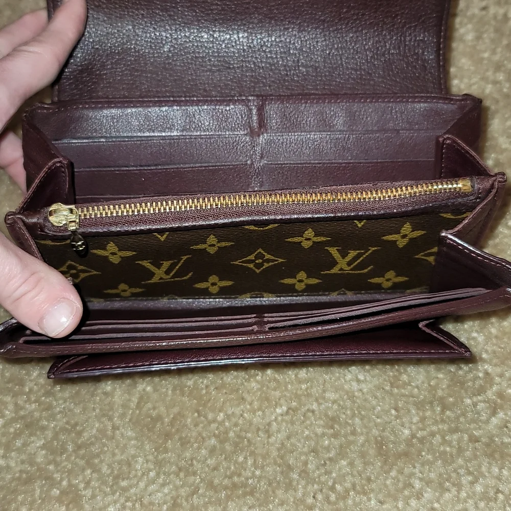 Authentic Louis Vuitton wallet - Picture 6 of 13
